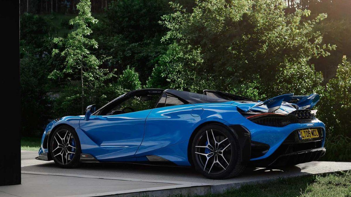 McLaren, Aerodinamik Yapayım Derken Göz Çıkardığı Garip Tasarımlı 765LT Spider’ı Tanıttı