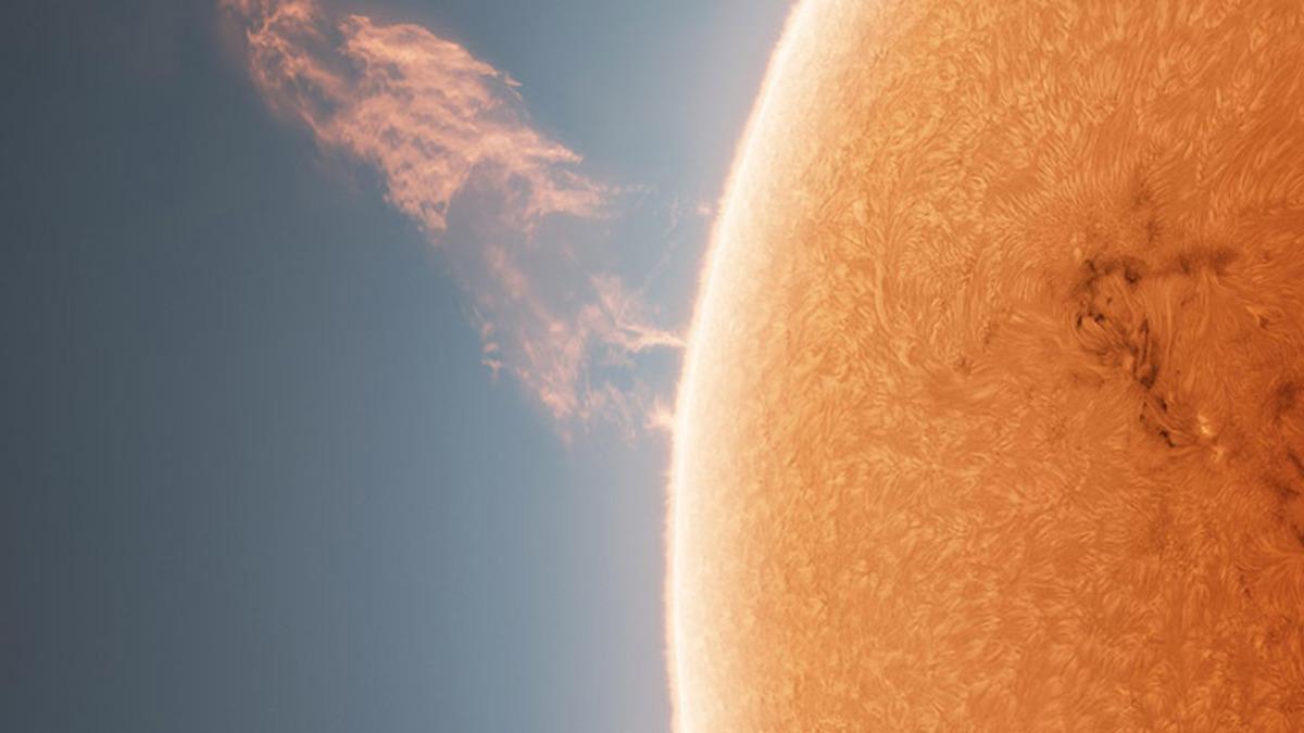 Güneş’te Meydana Gelen Devasa Patlamanın Fotoğrafı Paylaşıldı: Yüz Binlerce Kilometrelik Kuyruk Oluştu...