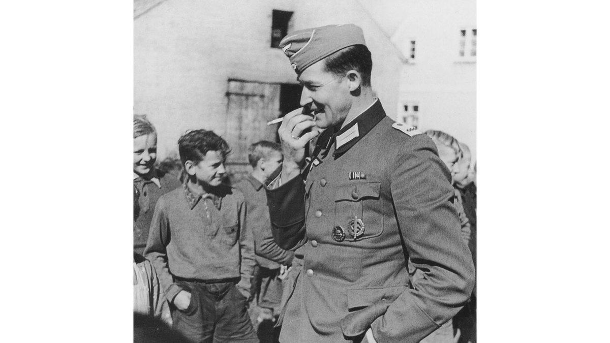 Piyanist Filminde Gördüğümüz Bu ’İyi Kalpli Nazi’ Aslında Gerçek: İşte Wilm Hosenfeld’in Hayat Hikayesi