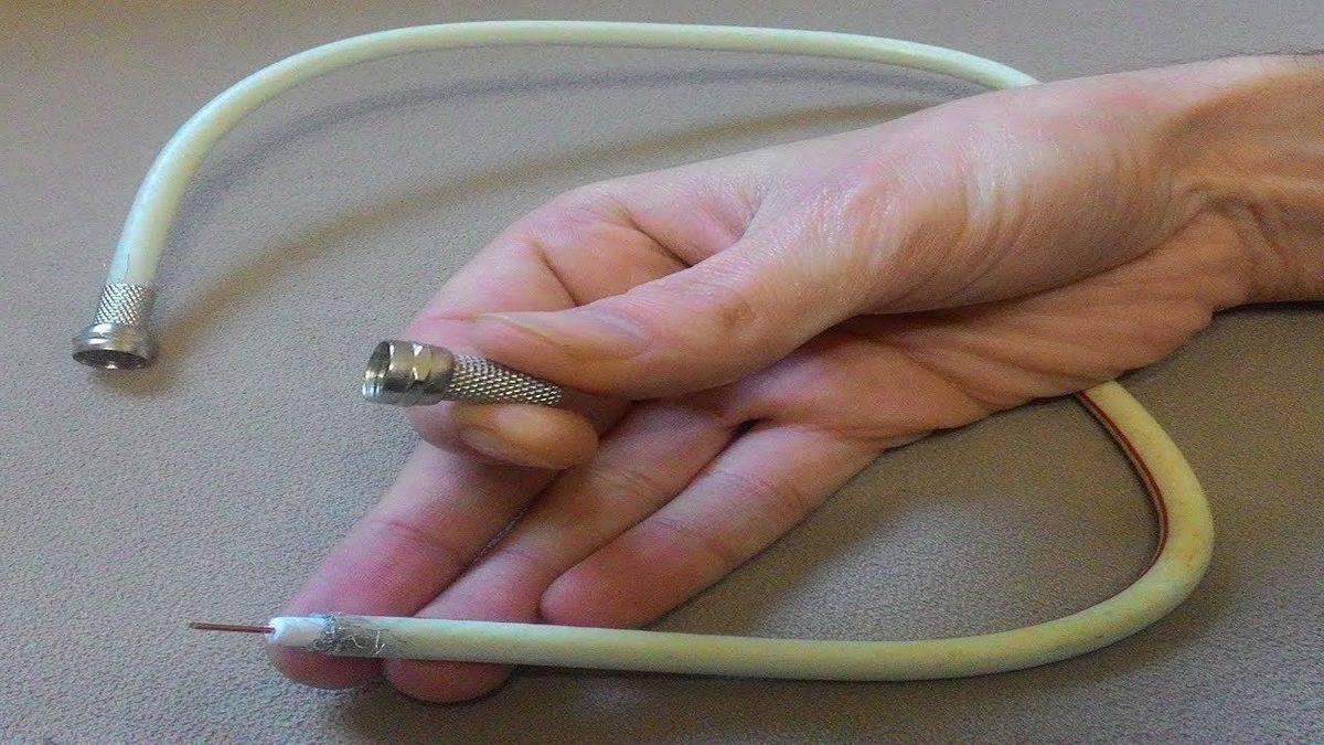 Televizyon İzlerken Bir Anda Karşımıza Çıkıp Endişelendiren ’Tuner Çıkışı Aşırı Yüklendi’ Uyarısı Ne Demek, Nasıl Düzeltilir?