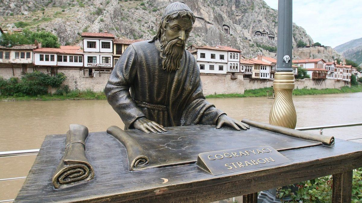 Bir Zamanlar İstanbul’da Timsah Dolu Bir Nehir Olduğunu Söyleyen Tarihin İlk Coğrafyacısı: Strabon