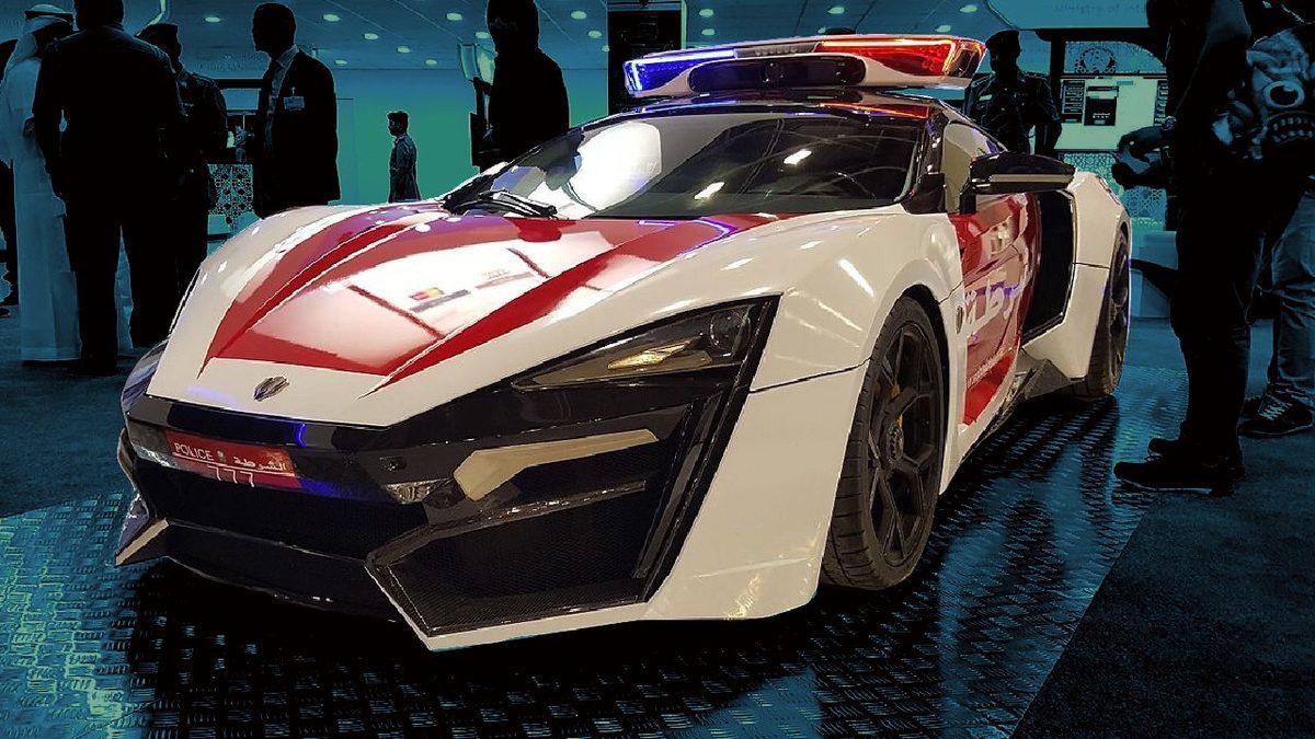 Görünce Tutuklanıp Merkeze Götürülmek İsteyeceğiniz Birbirinden Şahane Polis Arabaları