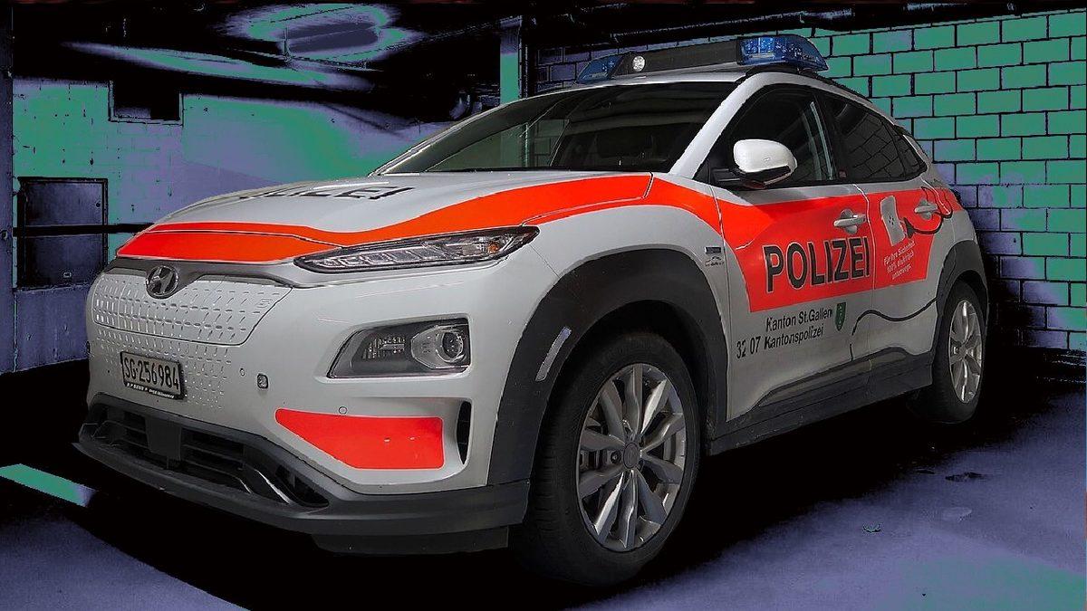 Görünce Tutuklanıp Merkeze Götürülmek İsteyeceğiniz Birbirinden Şahane Polis Arabaları