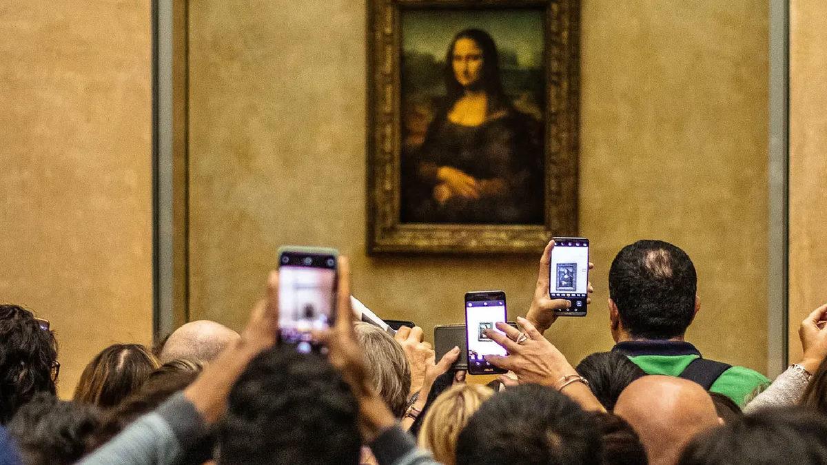 Müzeler ’Flaş Açık Bir Şekilde’ Fotoğraf Çekilmesine Karşı Neden Bu Kadar Hassas? Sebebi Düşündüğünüz Gibi Değil!