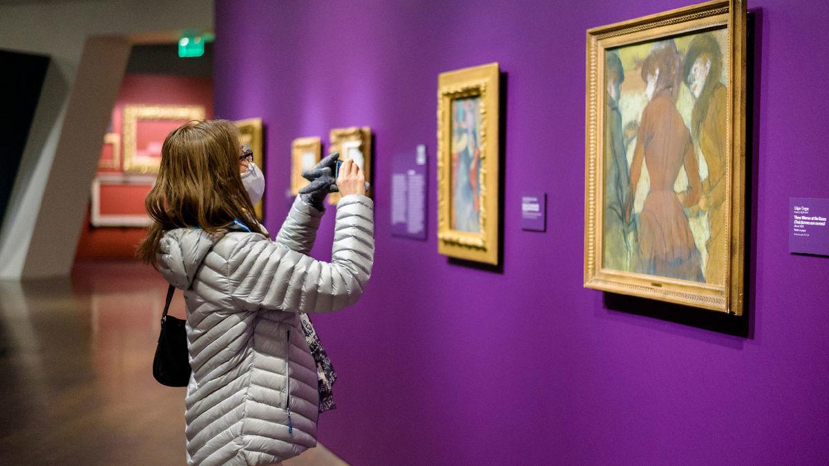 Müzeler ’Flaş Açık Bir Şekilde’ Fotoğraf Çekilmesine Karşı Neden Bu Kadar Hassas? Sebebi Düşündüğünüz Gibi Değil!