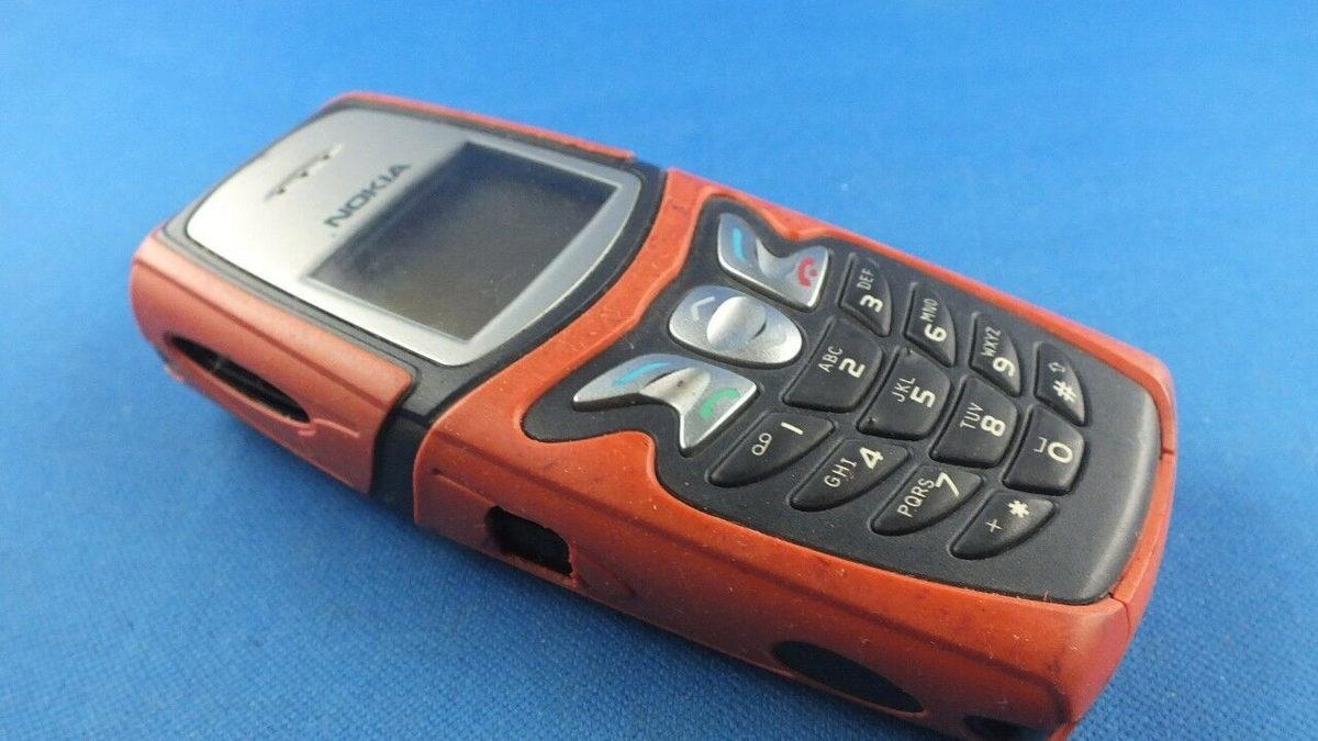 Üretildiği Döneme Göre Farklı Tasarım Anlayışı ve Renkleriyle Dikkat Çeken Nokia 5210’un Şimdi Kulaklara Şaka Gibi Gelen Özellikleri