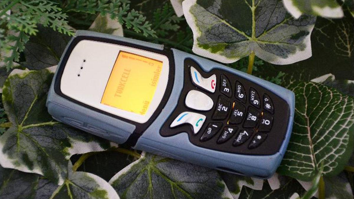 Üretildiği Döneme Göre Farklı Tasarım Anlayışı ve Renkleriyle Dikkat Çeken Nokia 5210’un Şimdi Kulaklara Şaka Gibi Gelen Özellikleri