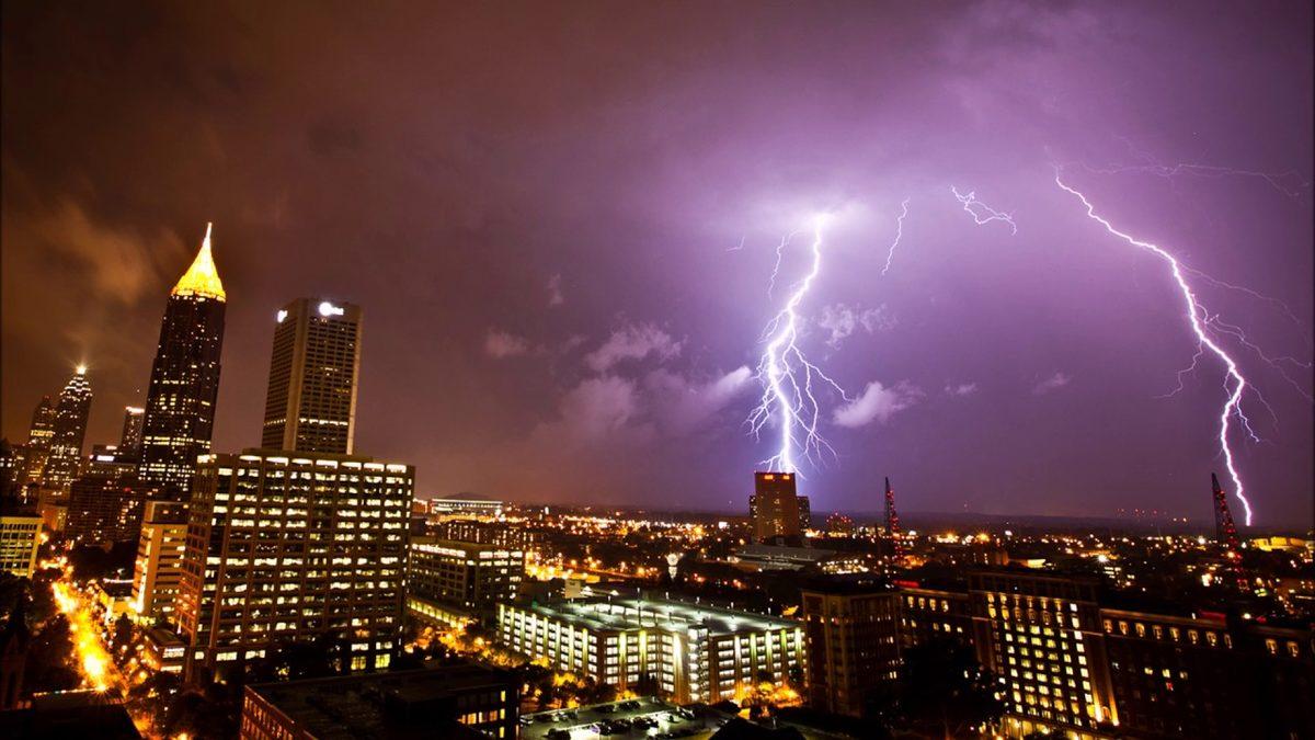 Yıldırımlara Karşı En Etkili Savunmamız Olan Paratoner Nedir, Nasıl Çalışır?