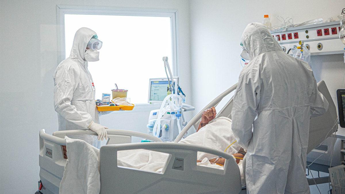 Koronavirüs, 1 Senedir Terk Etmediği Hastanın Vücudunda 40 Kez Mutasyon Geçirdi