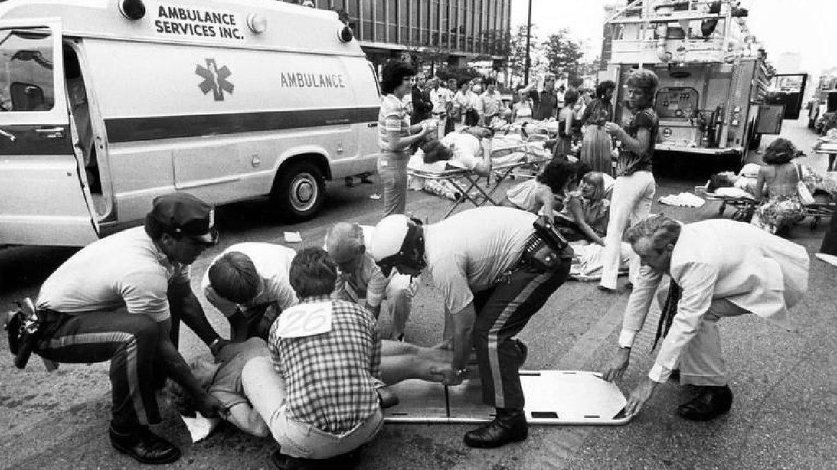 Basit Bir Hesaplama Hatasının Yüzlerce İnsanın Ölümüne Neden Olduğu Trajik Olay: Hyatt Regency Yürüyüş Yolu Çöküşü