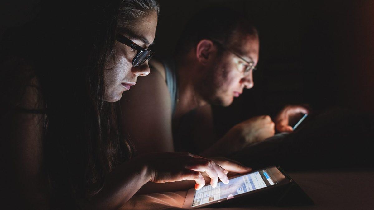 Çok Kötü Etkilenmenize Rağmen Felaket Haberlerini Takip Etmeyi Bırakamamanızın Nedeni: Doom Scrolling