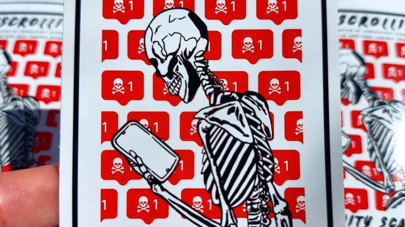 Çok Kötü Etkilenmenize Rağmen Felaket Haberlerini Takip Etmeyi Bırakamamanızın Nedeni: Doom Scrolling