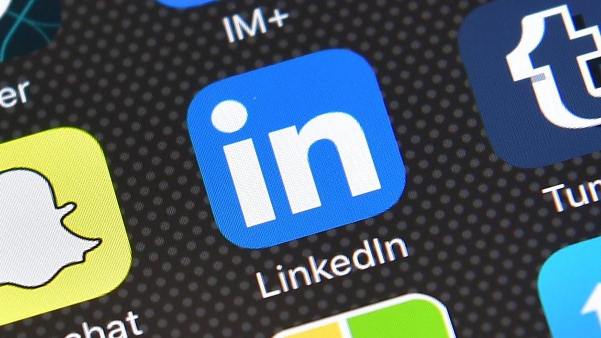 LinkedIn, Nasıl Oldu da Özlü Sözlerin Paylaşıldığı Facebookvari Bir Platforma Dönüştü?