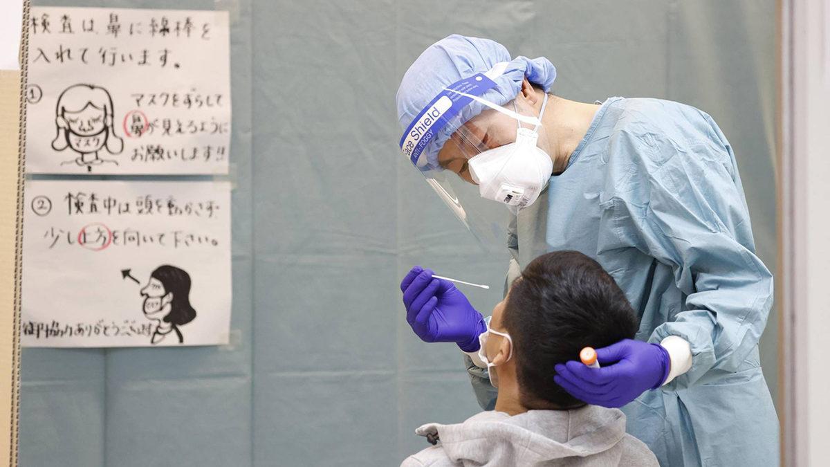 Aşı Olmayanlardan Uçak, Otobüs ve Sinema Gibi Alanlarda PCR Testi İstenebileceği Açıklandı