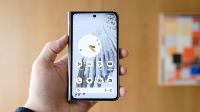 Google’ın Katlanabilir Telefonu ’Pixel Fold’ Resmen Tanıtıldı: İşte Samsung’u Keyiflendiren Fiyatı ve Özellikleri