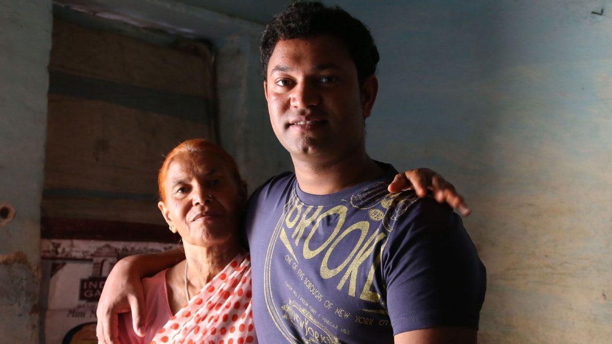 Kaybolduktan 25 Yıl Sonra Evinin Yolunu Google Earth Sayesinde Bulan Adamın Trajik Hikayesi