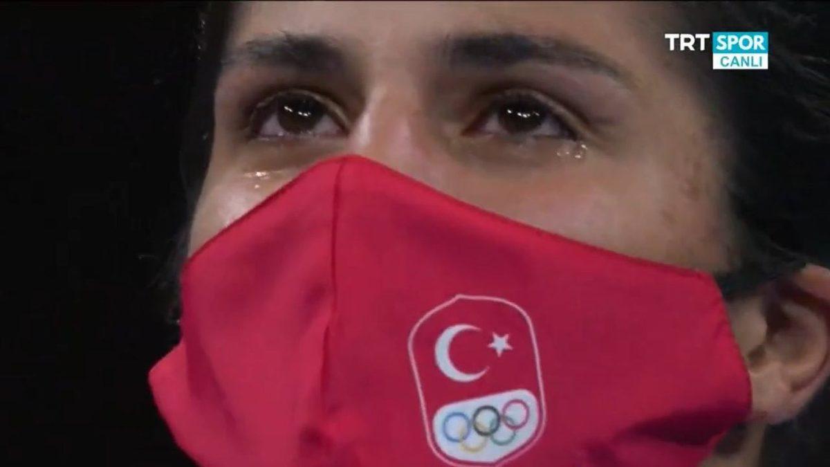 Olimpiyat Oyunlarında Boksta İlk Altın Madalyamız: Busenaz Sürmeneli Olimpiyat Şampiyonu Oldu