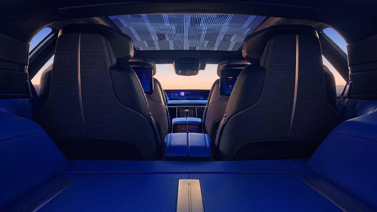 Tesla Arabaların, Yanında Oyuncak Gibi Kaldığı Ultra Fütüristik, Lüks ve Pahalı Elektrikli Otomobil ’Cadillac Celestiq’ Tanıtıldı