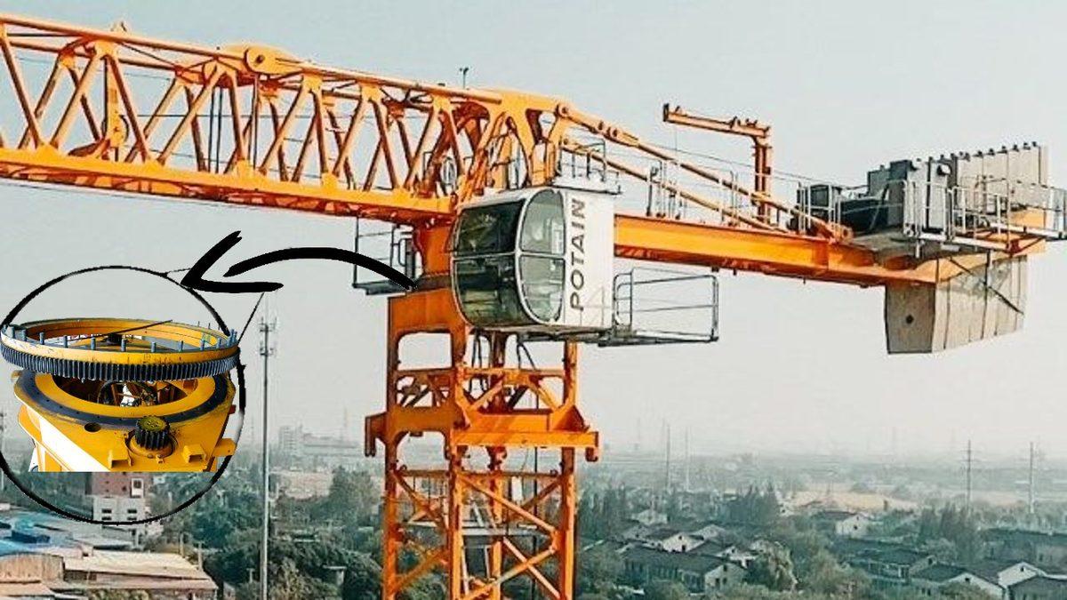 Kısa Sürede Yüzlerce Metrelik Binaları İnşa Eden Devasa Kule Vinçleri Tam Olarak Nasıl Çalışır?