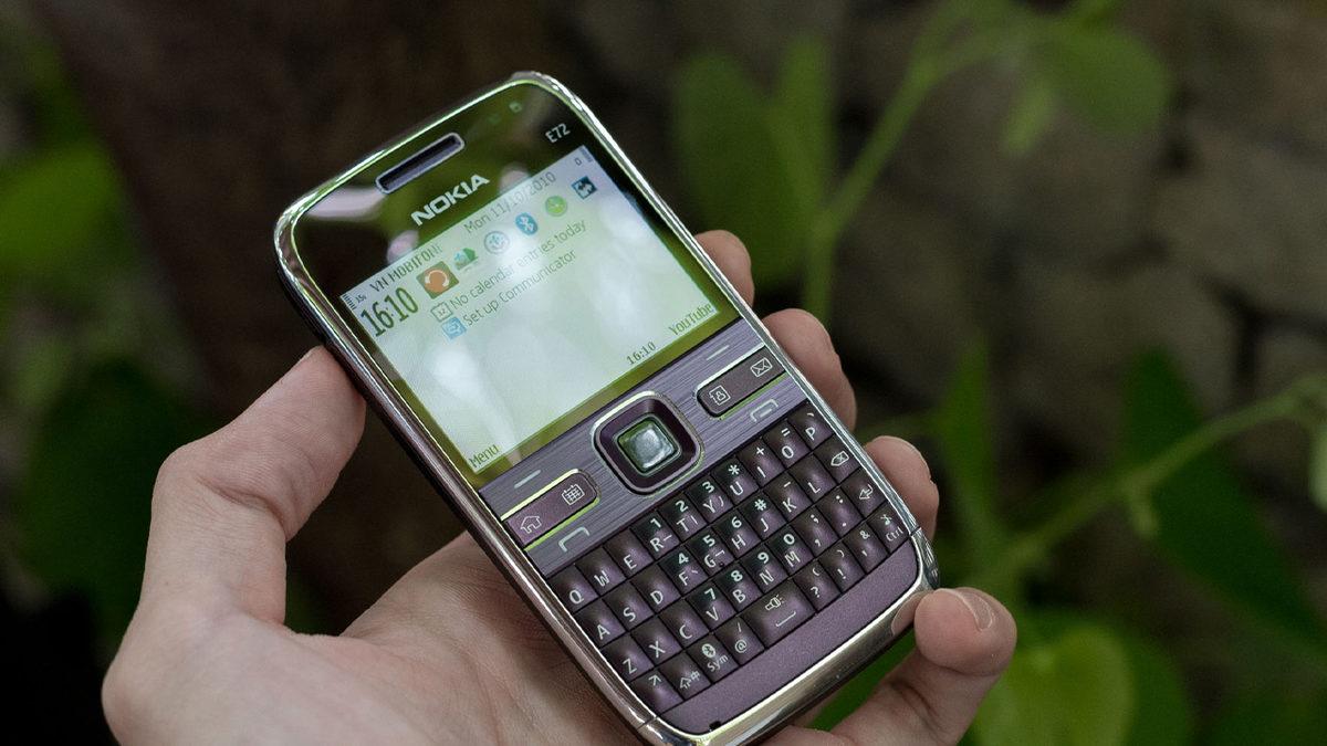 İş Telefonu Olarak Pazarlansa da Liselilerin Bile Elinden Düşürmediği Nokia E72’nin Şimdi Kulağa Şaka Gibi Gelen Özellikleri