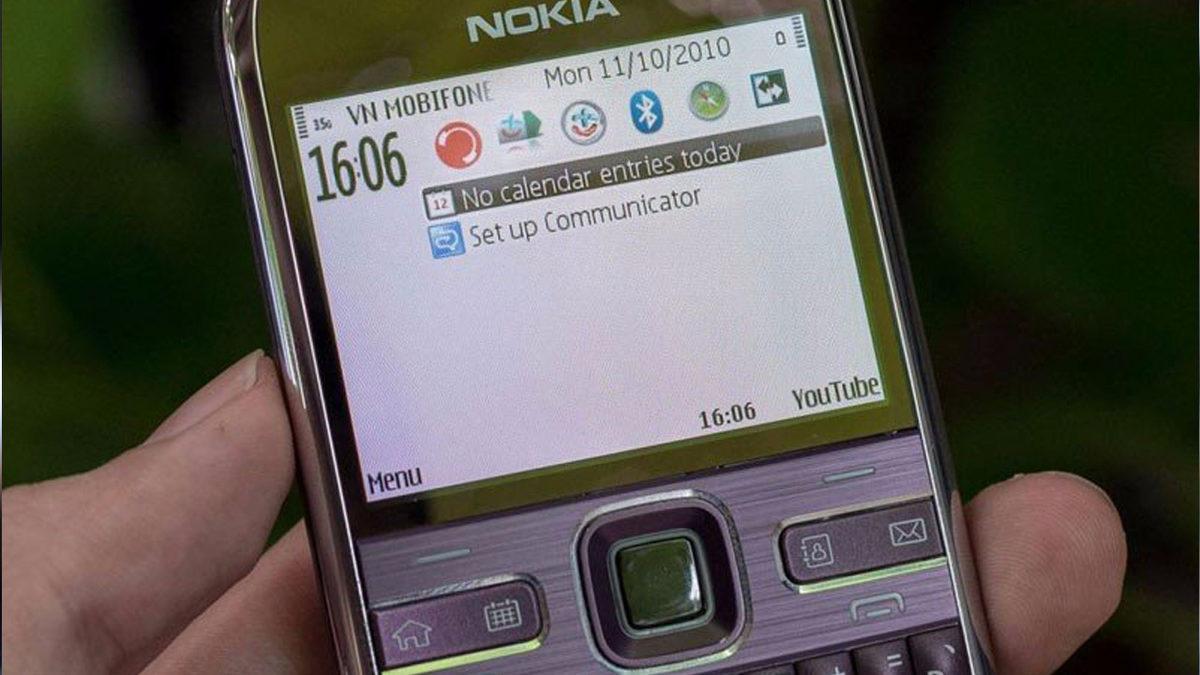 İş Telefonu Olarak Pazarlansa da Liselilerin Bile Elinden Düşürmediği Nokia E72’nin Şimdi Kulağa Şaka Gibi Gelen Özellikleri