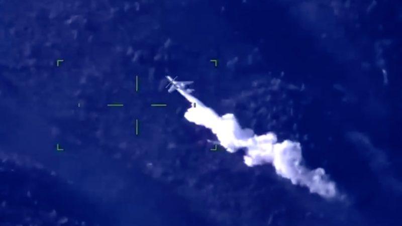 Muğla’da Yangın Söndürme Uçağının Tek Seferde 40 Ton Su Bıraktığı Anlar, İHA Tarafından Görüntülendi [Video]