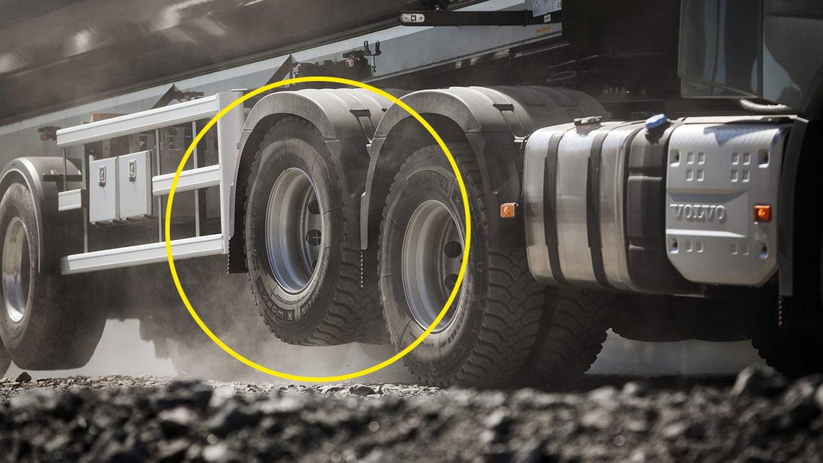 Kamyon ve Tırlarda Bulunan Bu Havada Asılı Tekerlekler Aslında Ne İşe Yarıyor?