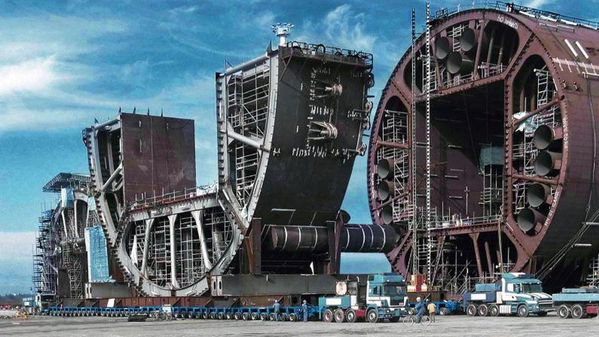 Kamyon ve Tırlarda Bulunan Bu Havada Asılı Tekerlekler Aslında Ne İşe Yarıyor?