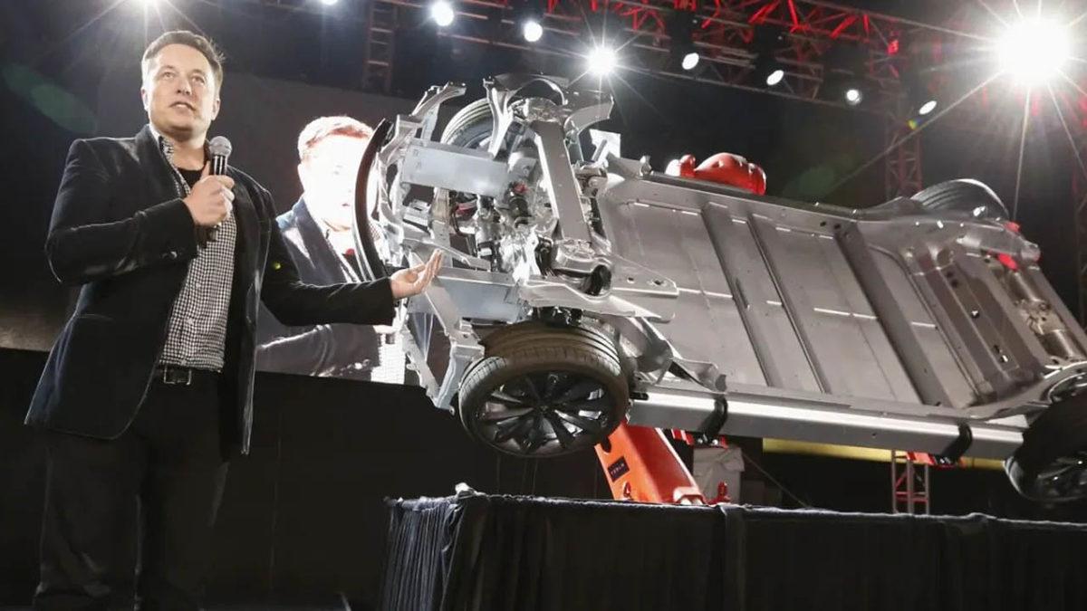 Elon Musk’tan Elektrikli Otomobil Hayali Kuranların ’Müjde’ Gibi Açıklama: Model 3’ün Yarı Fiyatına Elektrikli Araba Geliyor!