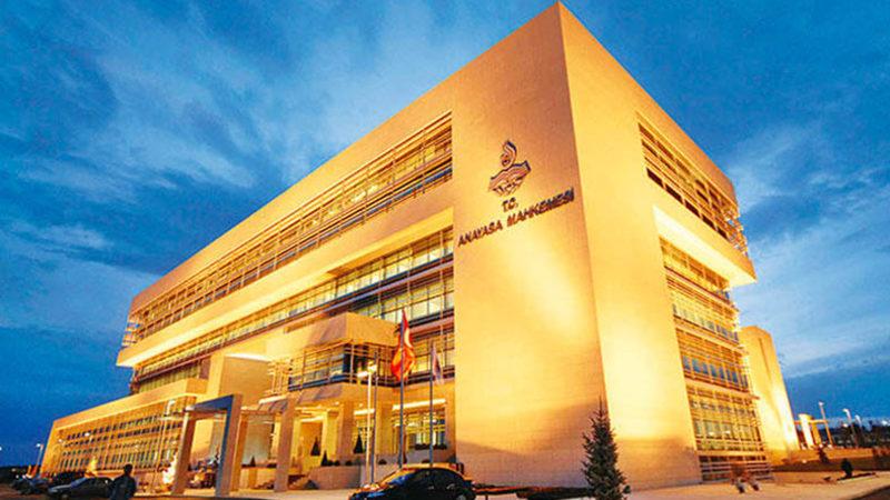 Anayasa Mahkemesi, İnternette Paylaşılan Yorum İçin Verilen Hapis Cezasını Bozdu