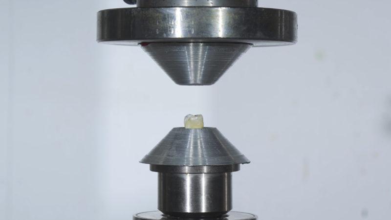 İnsan Dişi, Press Makinesinde Ezilirse Ne Olur? [Video]