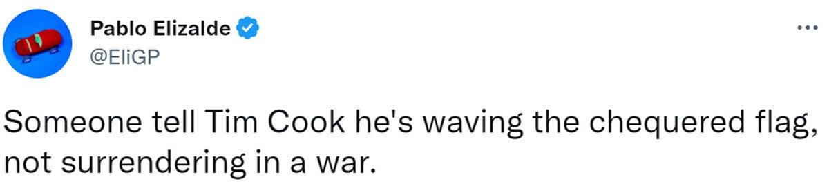 Ruhunu Evde Bırakmış Gibi: Apple CEO’su Tim Cook’un Formula 1 Damalı Bayrağını Salladığı Tuhaf Video