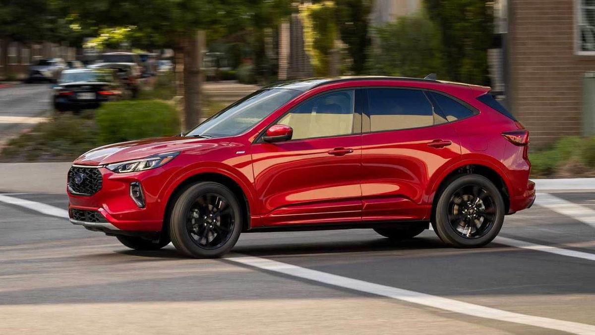 2023 Ford Kuga Tanıtıldı: Hem Yeni Tasarım Hem Hibrit Motor Geldi!