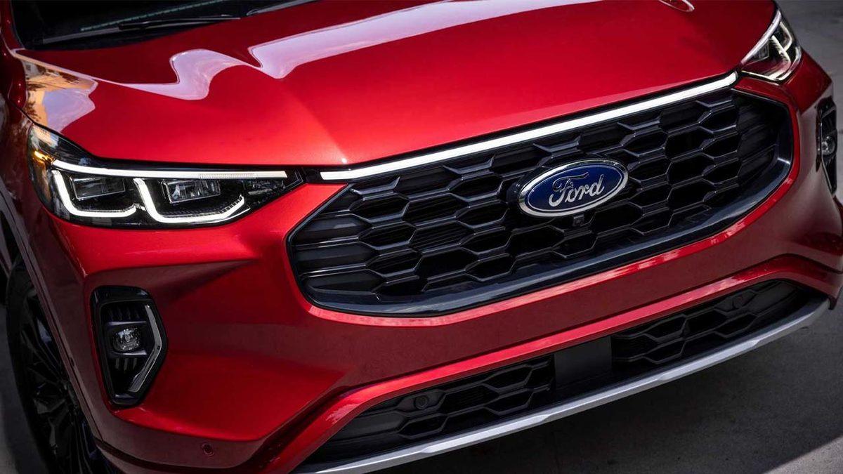 2023 Ford Kuga Tanıtıldı: Hem Yeni Tasarım Hem Hibrit Motor Geldi!