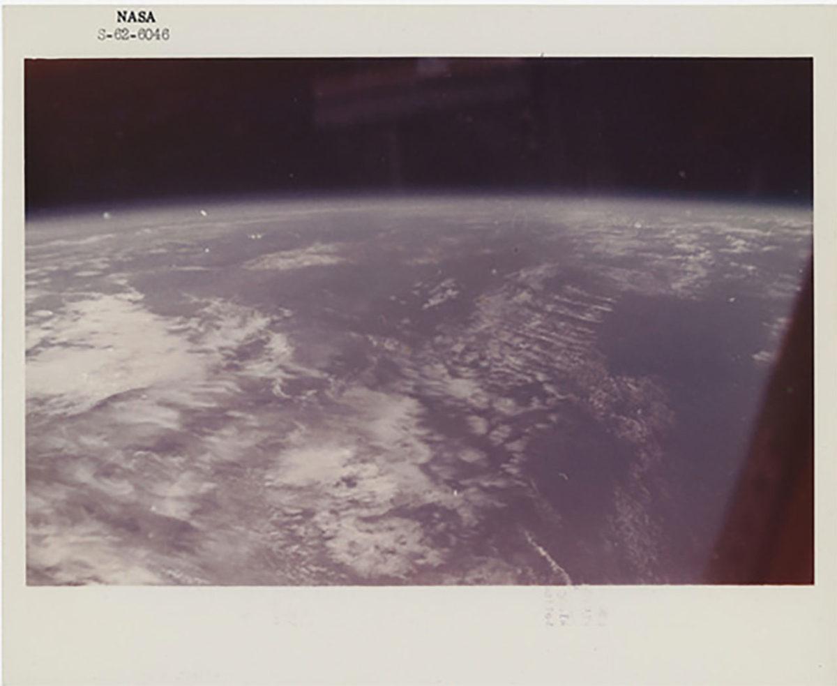 Ay’da Çekilen İlk Selfie Yayınlandı: İşte Daha Önce Hiç Görmediğiniz Uzay Fotoğrafları