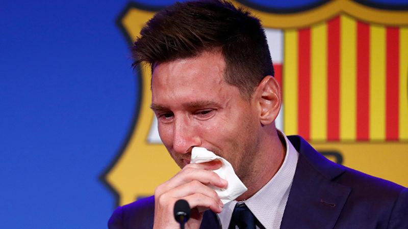 Messi’nin Barcelona’dan Ayrılış Konuşmasında Göz Yaşlarını ve Burnunu Sildiği Mendil Satışa Çıktı