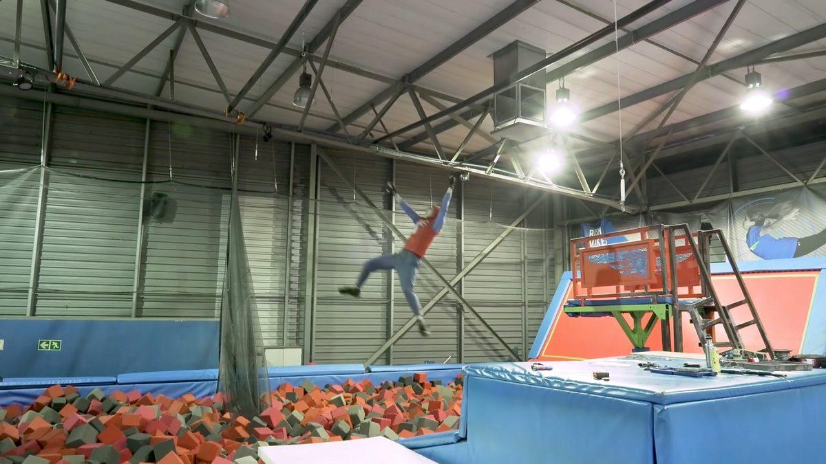 Genç Mühendis, Spider-Man Gibi Uçup Kaçabilmek İçin Kendi Ağ Fırlatıcısını Geliştirdi