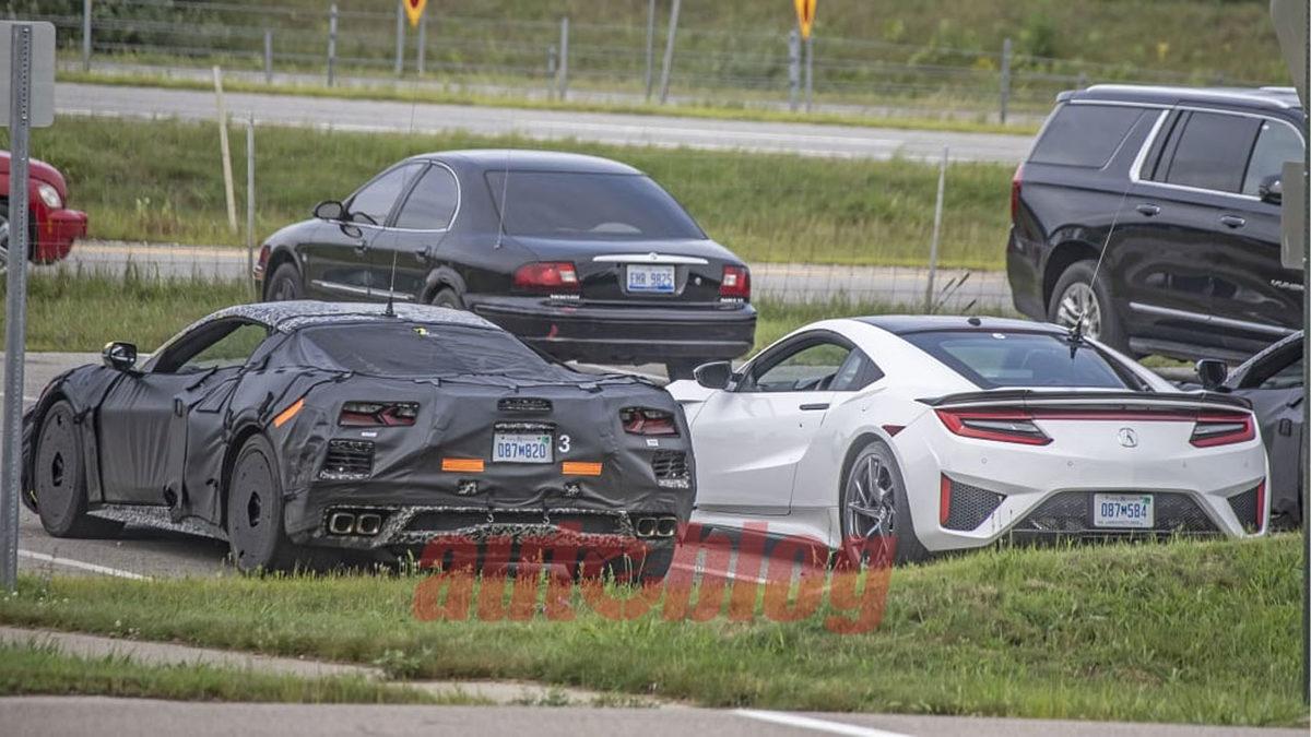 Hibrit Corvette mi Geliyor: Yeni Corvette Modeli, Acura NSX ile Test Sırasında Görüntülendi