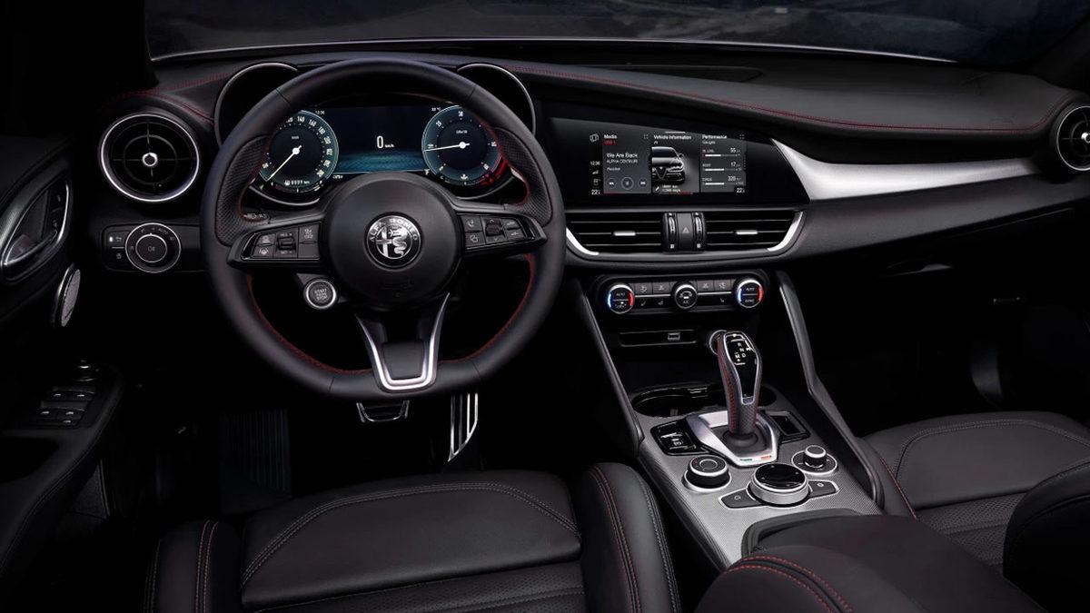 Her Zamankinden Daha Yakışıklı: 2023 Model Alfa Romeo Giulia Tanıtıldı!