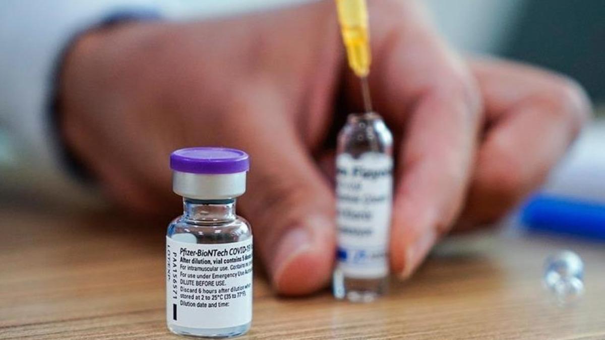 Profesör Şenol’dan 4. Doz Aşı Açıklaması: İlk 2 Doz Sinovac Etkisiz Kabul Edildi