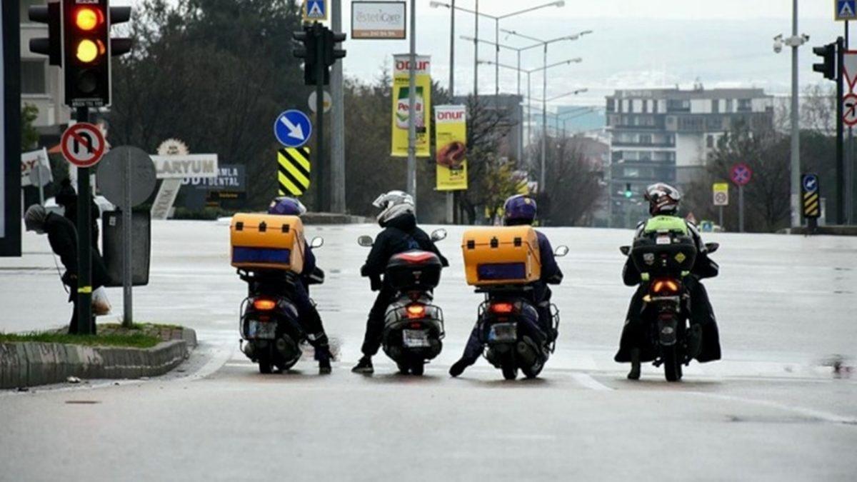 Oyunlardaki NPC’ler Gibi Bir Anda Belirip Hep Aynı Şeyi Yapan 13 İnsan Tipi