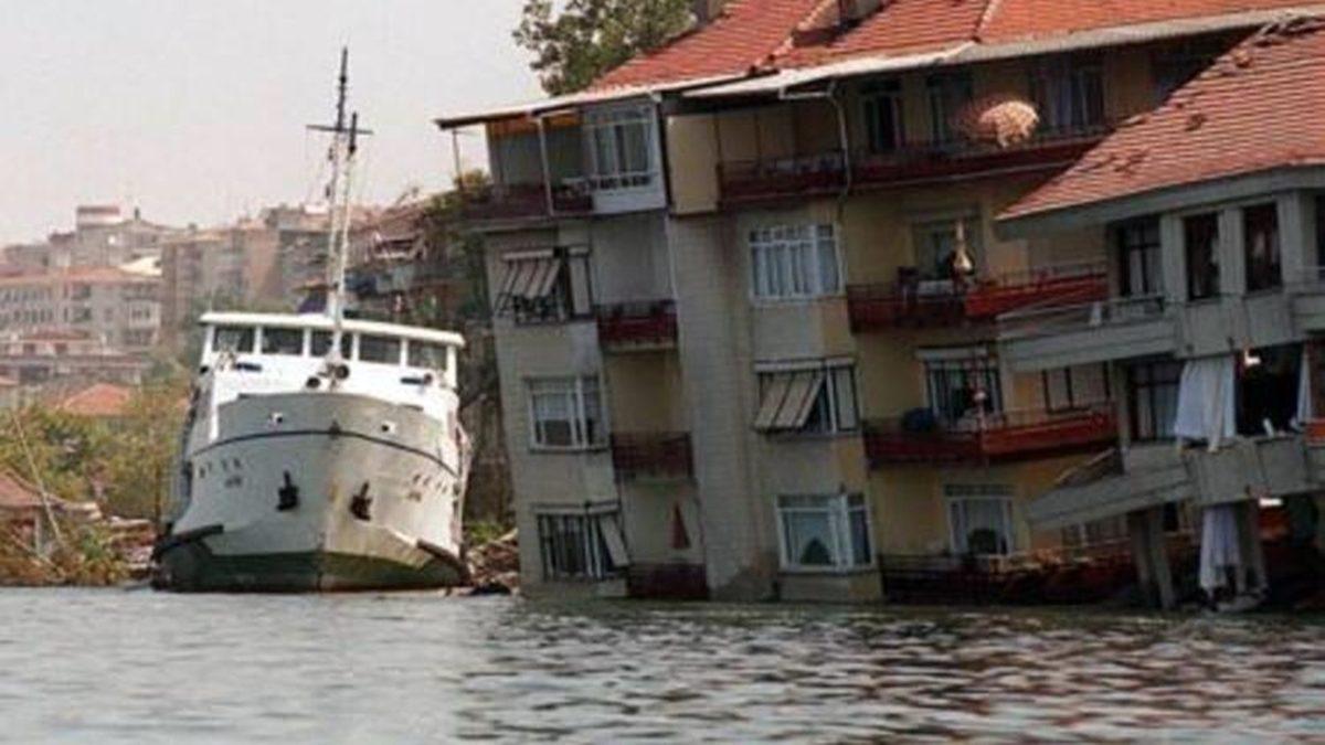 22 Yıl Geçmesine Rağmen İzleri Silinmedi: İşte 17 Ağustos Depremi’nin Deniz Altındaki Kalıntıları