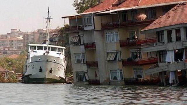 22 Yıl Geçmesine Rağmen İzleri Silinmedi: İşte 17 Ağustos Depremi’nin Deniz Altındaki Kalıntıları