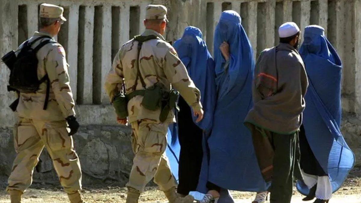 Afganistan Fotoğraflarında Neden Hiç Kadın ve Çocuk Göremiyoruz?