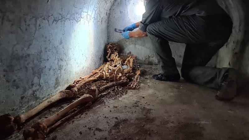 Pompeii’de 19 Yüzyıl Önce Ölen Eski Bir Köleye Ait, Saçları Hâlâ Duran Bir Ceset Bulundu