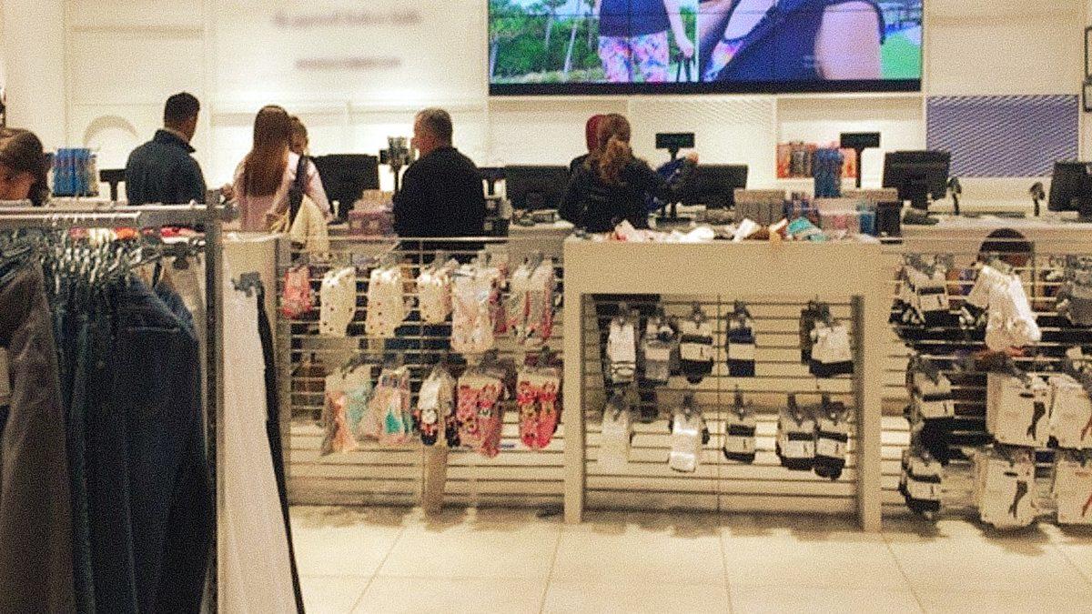 Kasiyerler Kasadaki Müşterilere Neden Ekstra Ürün Satmaya Çalışıyor? Cevabı Düşündüğünüz Gibi Değil!