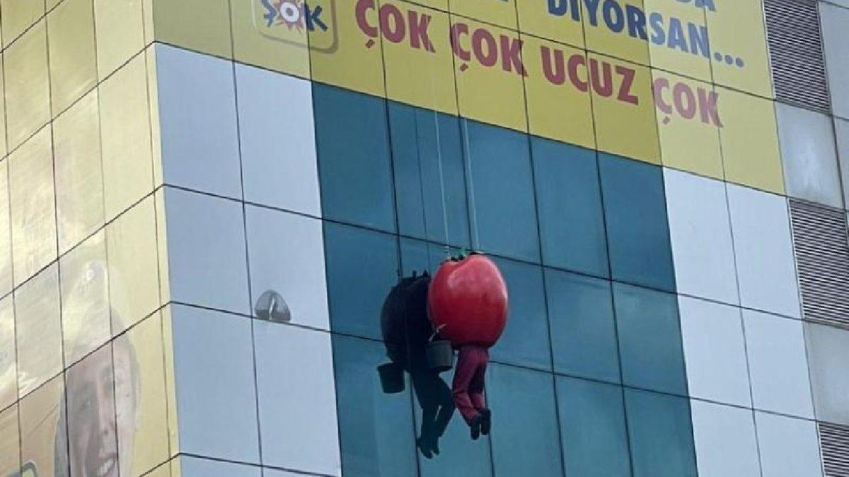 Türkiye Sokaklarında Görülen ve Birbirinden Yaratıcı Zekâların Ürünü Olan 12 İlginç Reklam