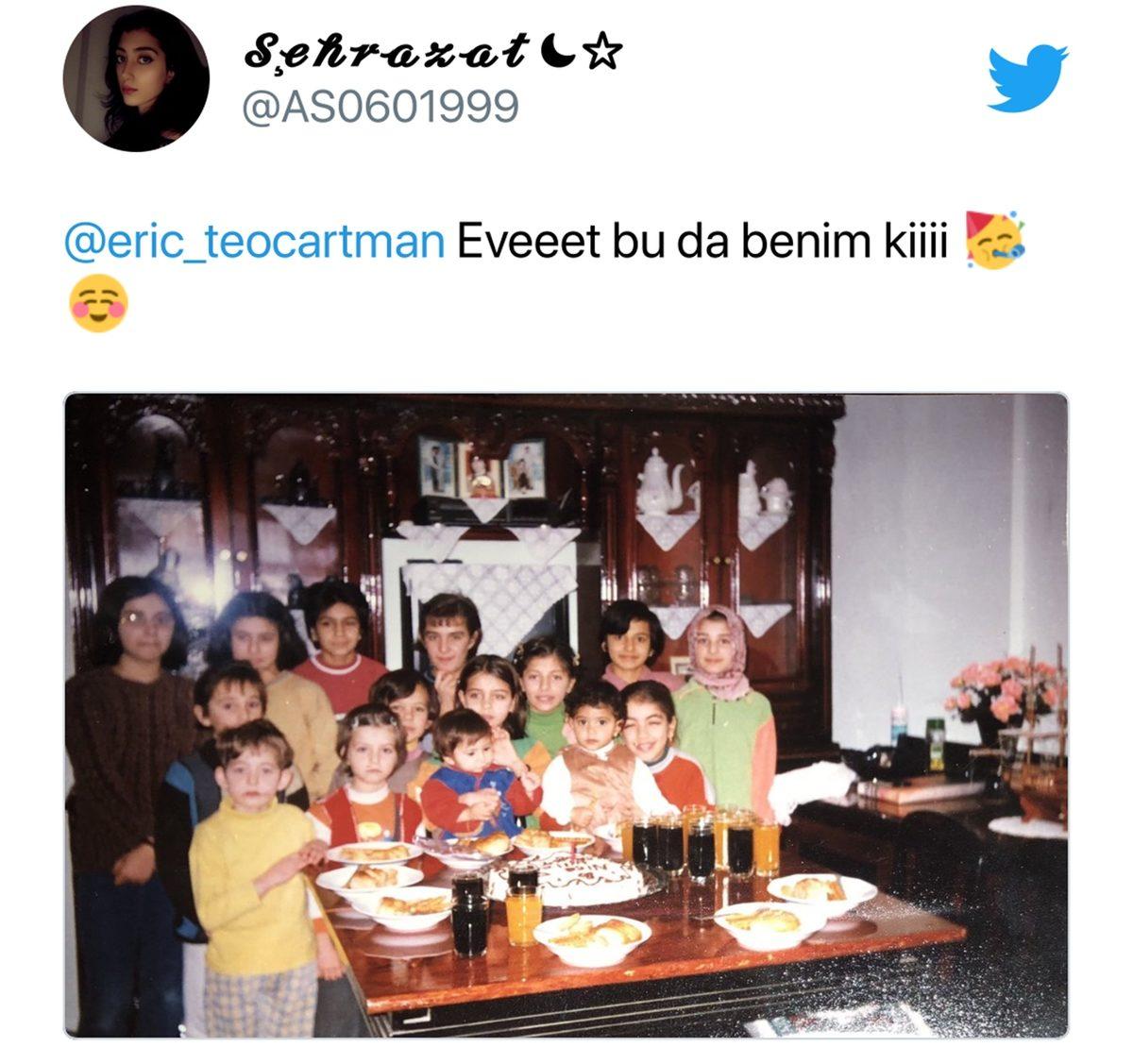 Meğer Herkesin Salonu Benzermiş: Doksanlardaki Doğum Günlerinde Çekilmiş 21 Çocukluk Fotoğrafı