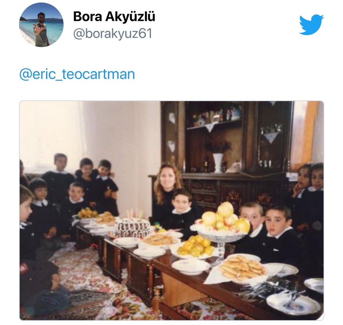 Meğer Herkesin Salonu Benzermiş: Doksanlardaki Doğum Günlerinde Çekilmiş 21 Çocukluk Fotoğrafı