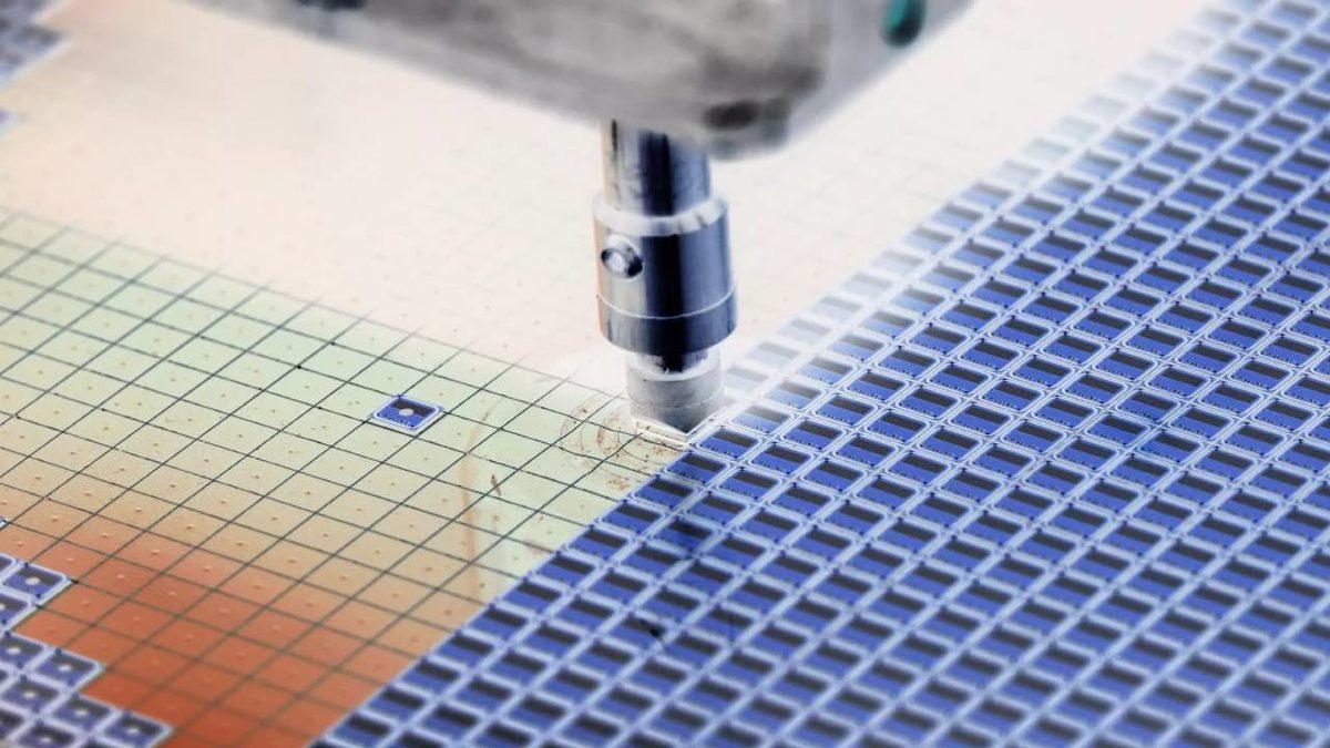 Intel’in Gözü Yaşlı: Samsung, Dünyanın En Büyük Yarı İletken Tedarikçisi Oldu